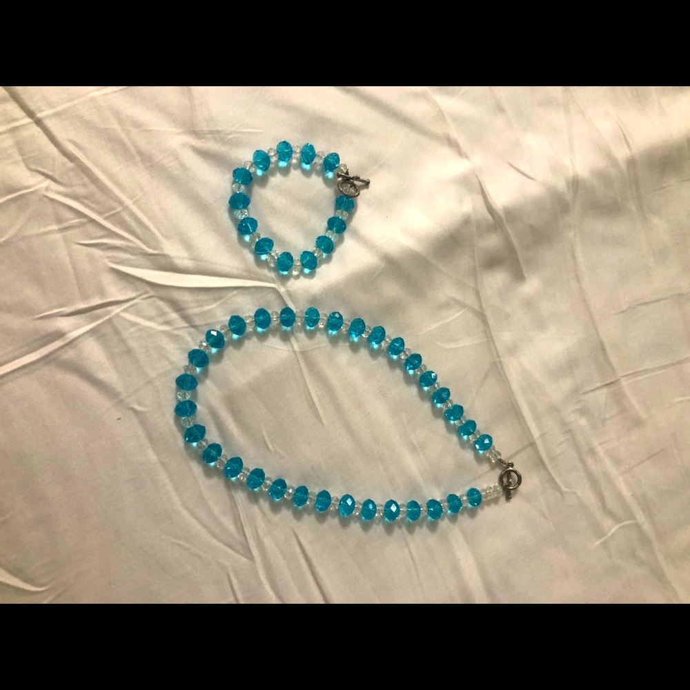 Avon Beaded Necklace and Bracelet Combo